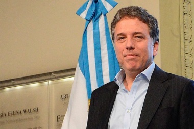 Dujovne: "Hemos decidido buscar financiamiento preventivo para la República Argentina"