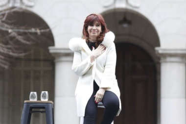 Cristina Kirchner: "Solo estando unidos vamos a superar este momento tan inédito y tan difícil"