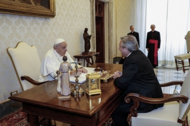 En un clima distendido, Fernández se reunió a solas con el Papa en el Vaticano