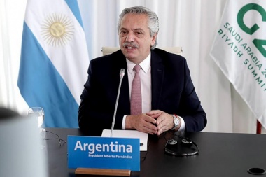 El Presidente afirmó que Macri tomó una deuda con el FMI a "espaldas de generaciones de argentinos"