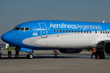 Aerolíneas Argentinas canceló todos sus vuelos del próximo lunes