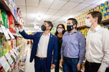 Kicillof lanzó el plan “Comprá más cerca” y criticó a los supermercados