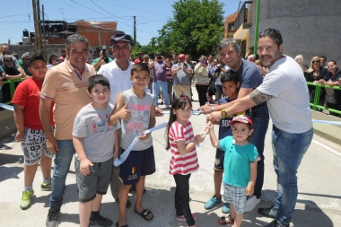 Zabaleta inauguró un puente vehicular y peatonal en William Morris junto a Gustavo Menéndez