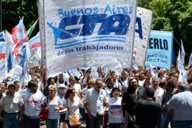Gremios opositores prometen pelea en la calle y escraches contra las reformas que impulsa el Gobierno