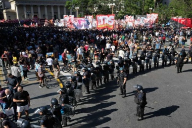 La movilización llegó a Plaza de Mayo pese al gran operativo de seguridad