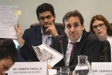 Ramos Padilla notificó a Bonadio y Carrió de las imputaciones en su contra