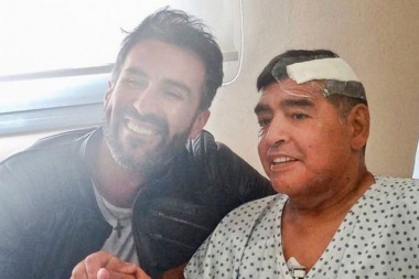Muerte de Maradona: allanan la casa y el consultorio de su médico