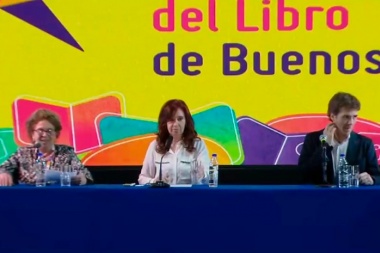 Cristina Kirchner: con el Gobierno de Macri "todo es invisible, hasta la comida"